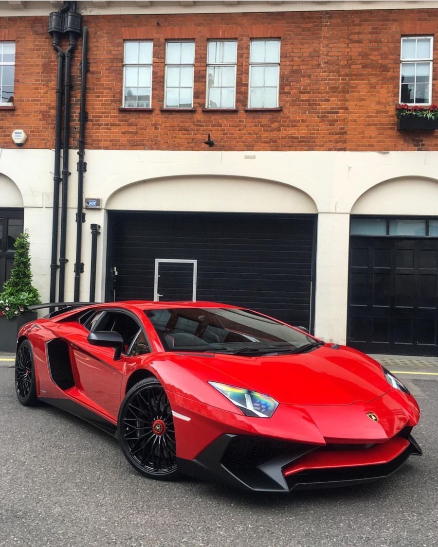 Спорткар Lamborghini Centenario