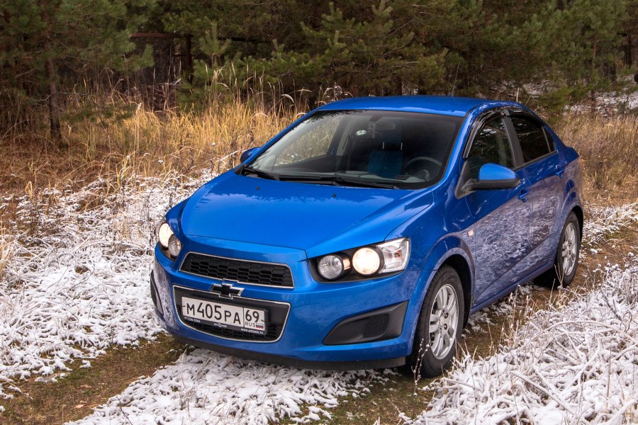Chevrolet Aveo t300 синий