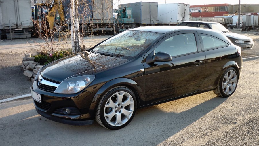Opel Astra GTC 2009