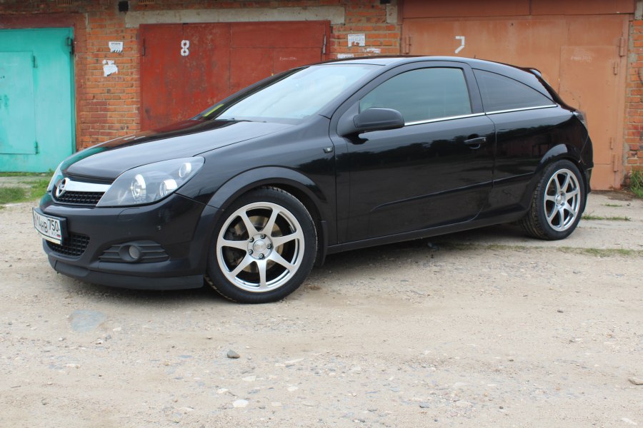 Opel Astra h GTC на 17 дисках
