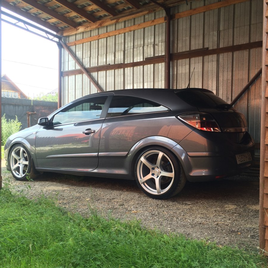 Opel Astra h GTC на 17 дисках