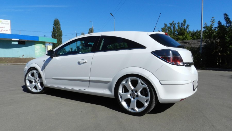 Opel Astra h GTC r16