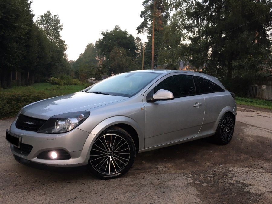 Опель Астра GTC 2010 H диски