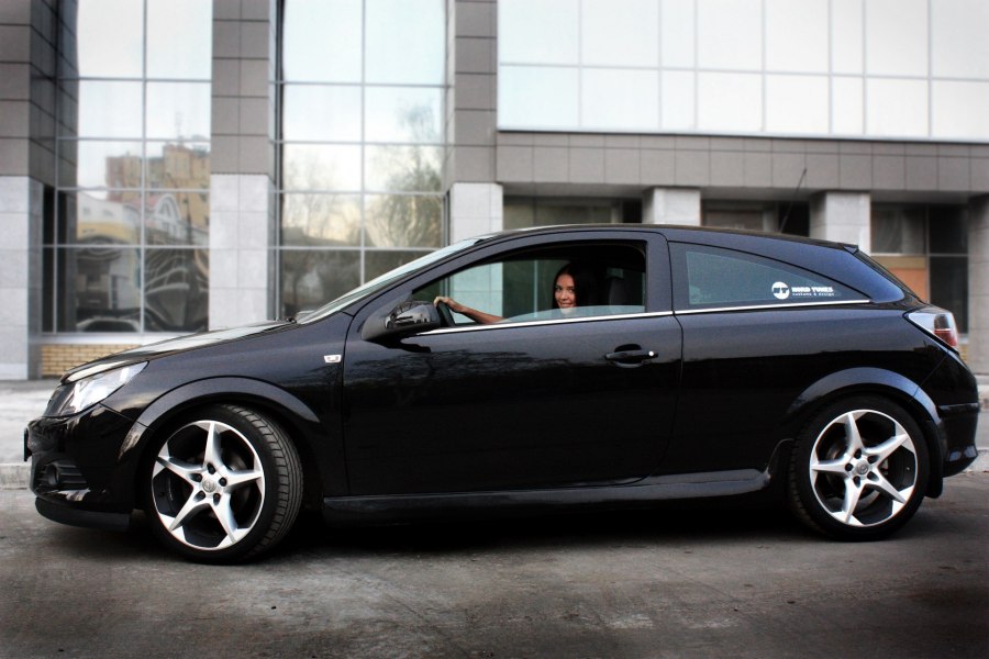 Opel Astra h GTC Black