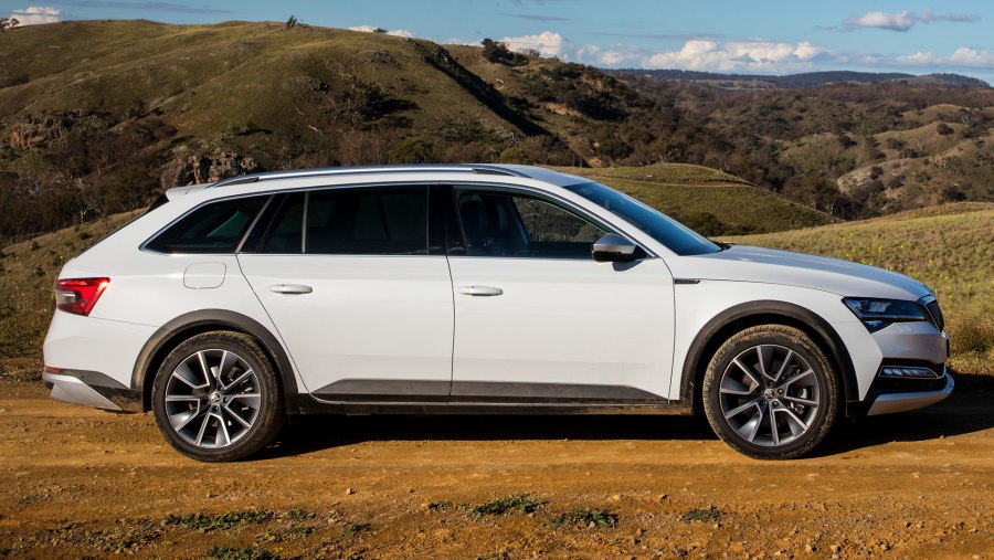 Skoda Superb Scout 2021