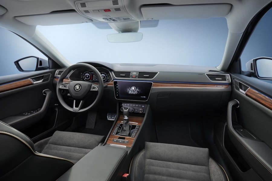 Skoda Superb Scout 2019 салон