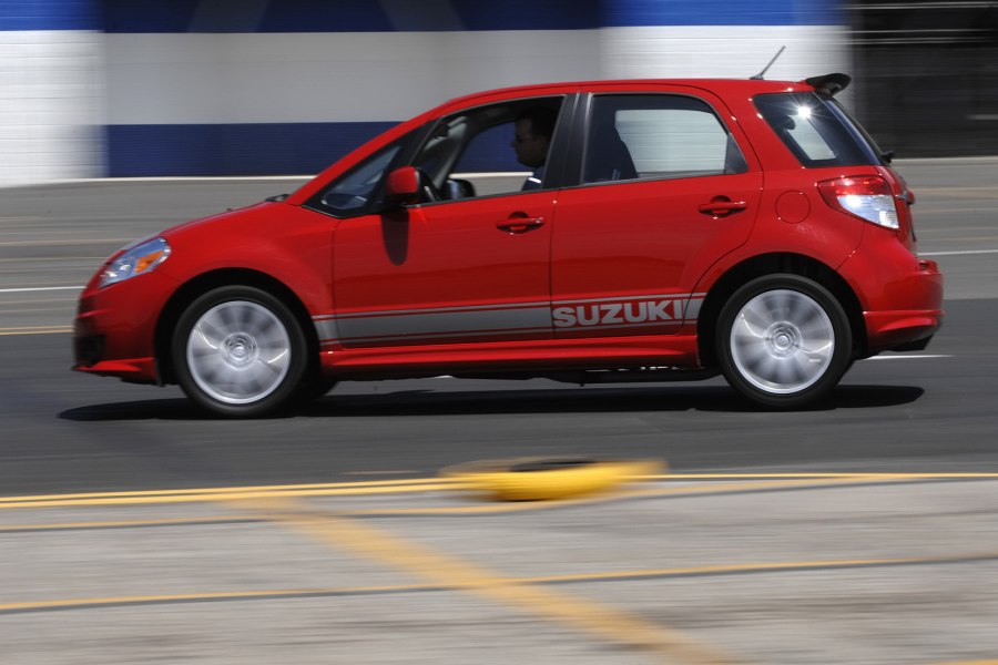 Suzuki sx4 2011 седан