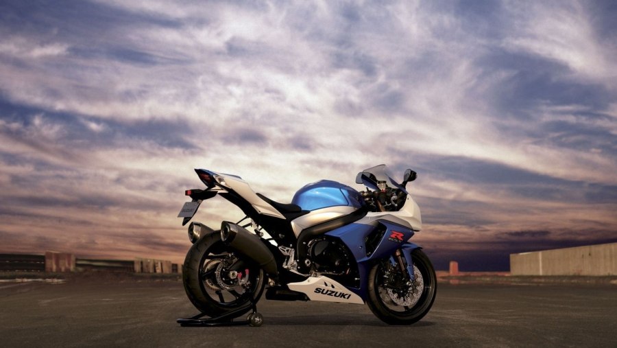 Suzuki GSX 900