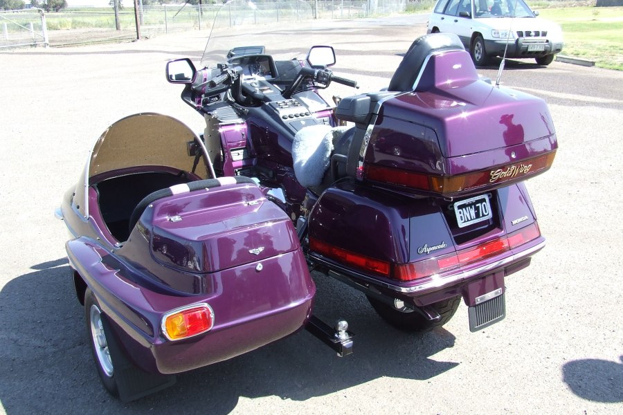 Honda Goldwing с люлькой