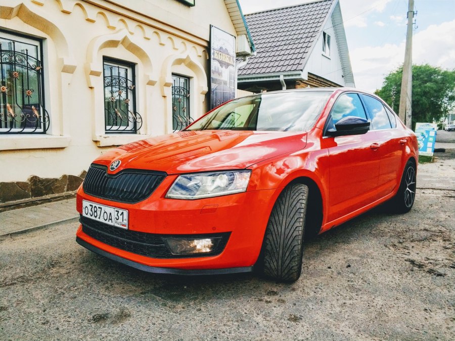 Octavia a7 красная