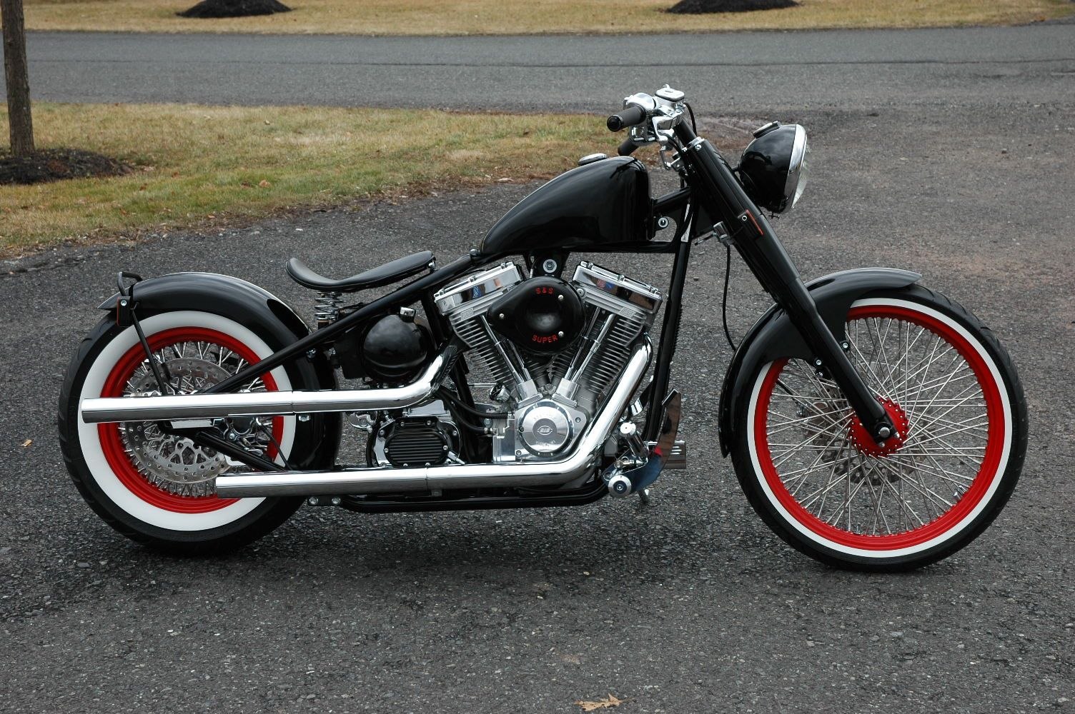 Bobber. Боббер v Twin. Bobber Custom. Бобер Харли. Bobber с красными колесами.