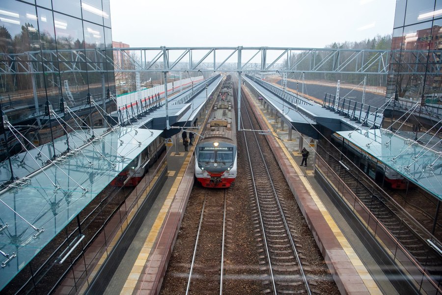Железнодорожный перрон ГЖД