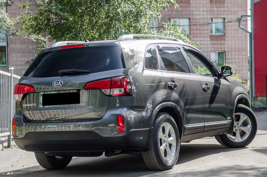 Киа соренто серая