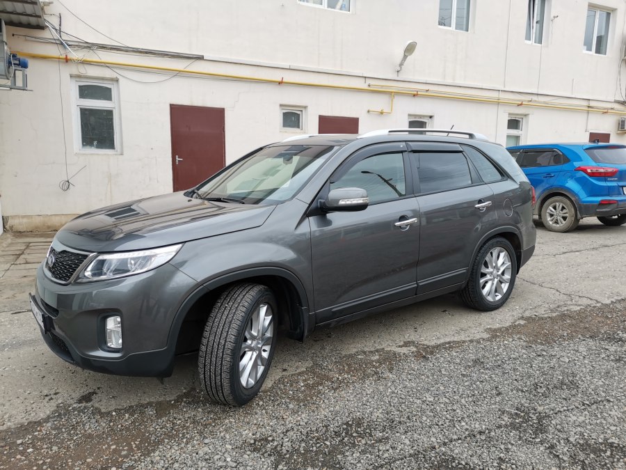 Киа Соренто серый матовый