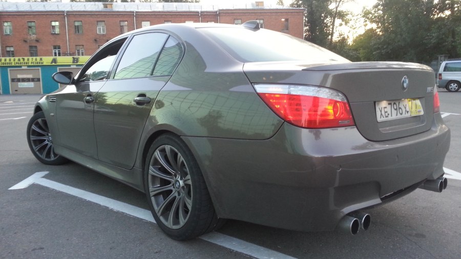 BMW e90 ночью