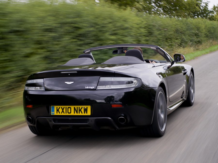 Aston Martin Vantage 2010
