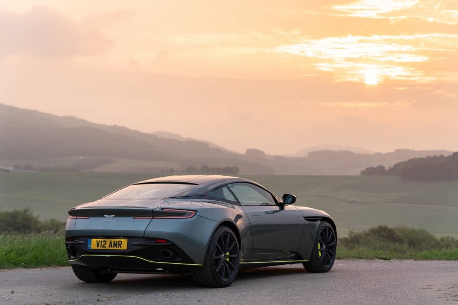 Aston Martin db11 2019