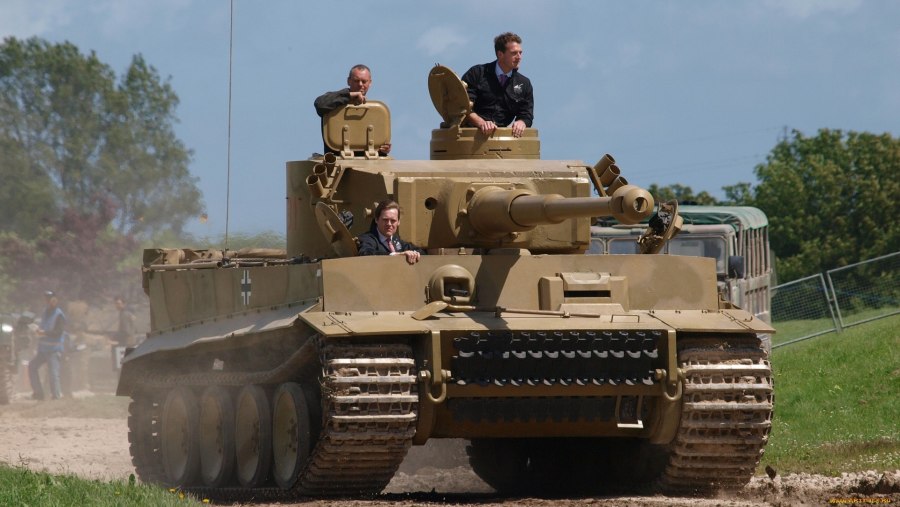 Танк т-34 85 Польша.