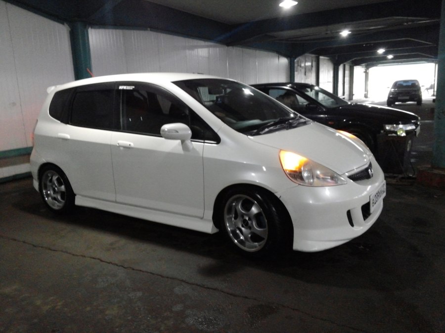 Honda Fit 2009 White Tuning