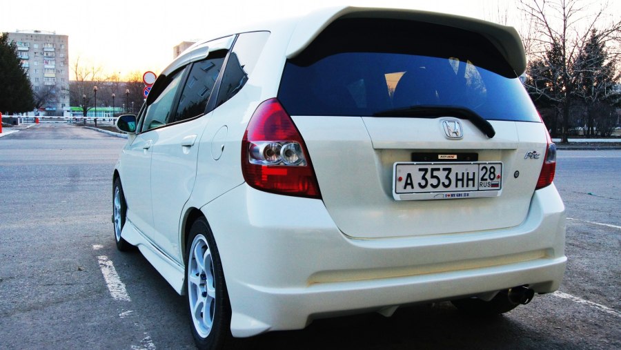 Спойлер RS Honda Fit gd1