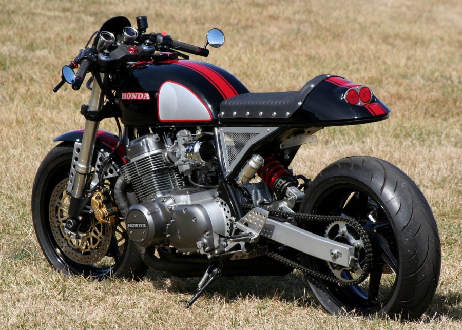 Honda CB стритфайтер