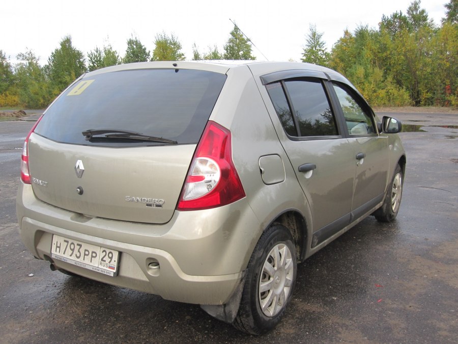 Рено Сандеро 2000