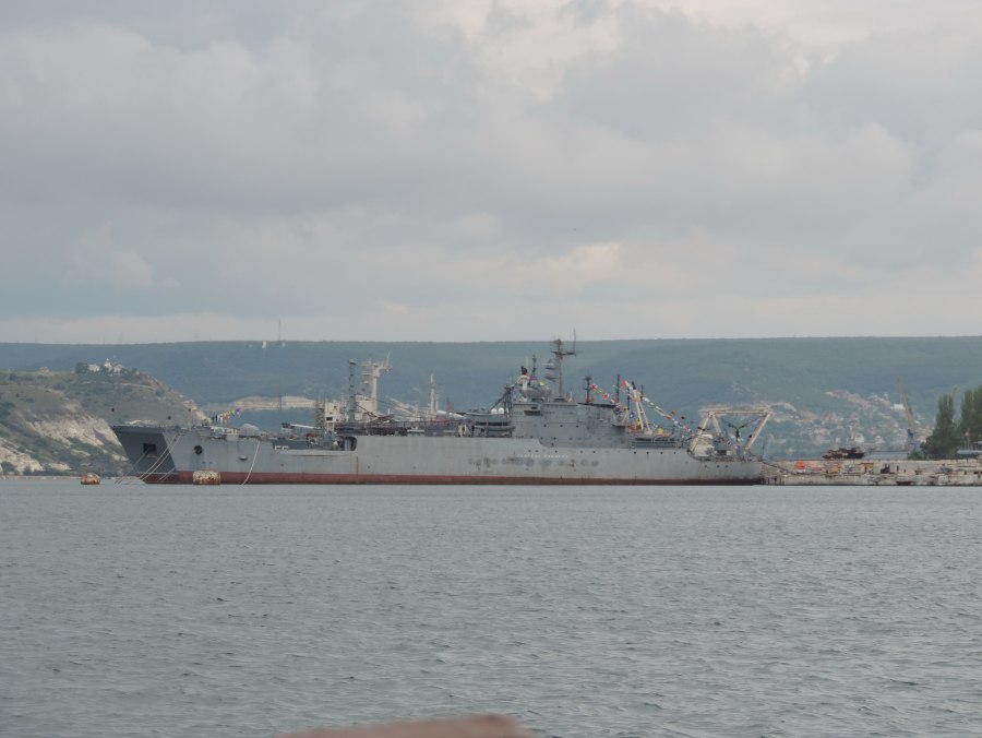 Морской транспорт ракетовоз генерал Рябиков