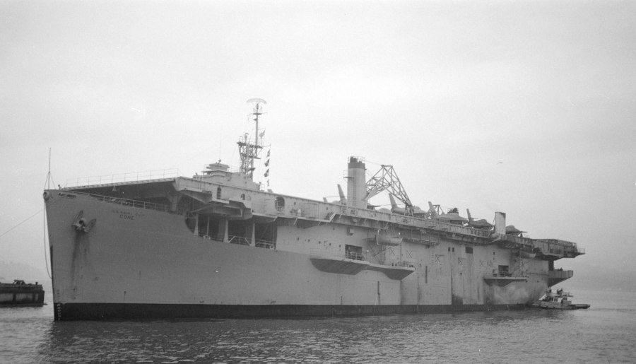 Эскортный авианосец USS Core (1942) (CVE-13)