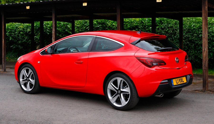 Opel Astra GTC 2018 купе