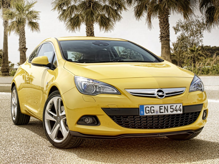 Opel Astra GTC 2011