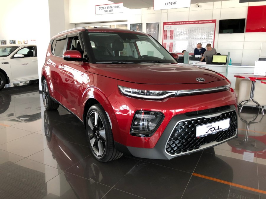 Ред 2020. Kia соул 2021. Kia Soul sk3. Соул 2020 Runway Red Киа. Киа соул красная 2020.