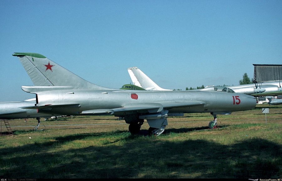 Истребитель-бомбардировщик Су-7б