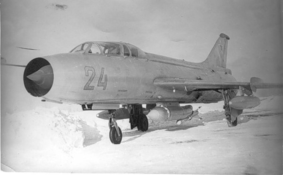 Су-7б самолет