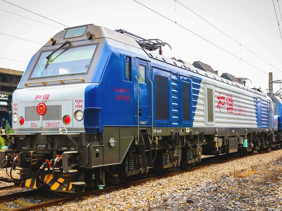 Китайский электровоз hxd2