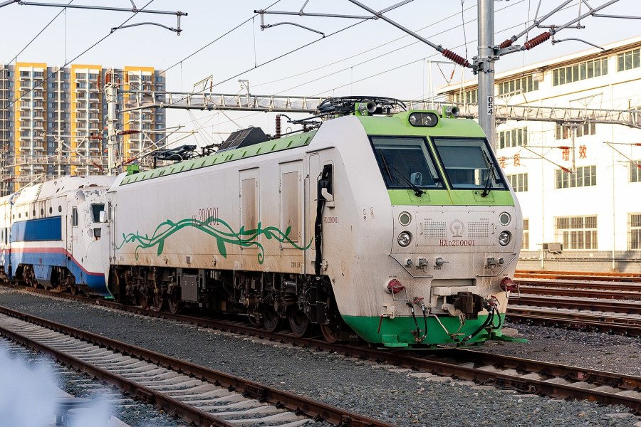 Китайский электровоз hxd2