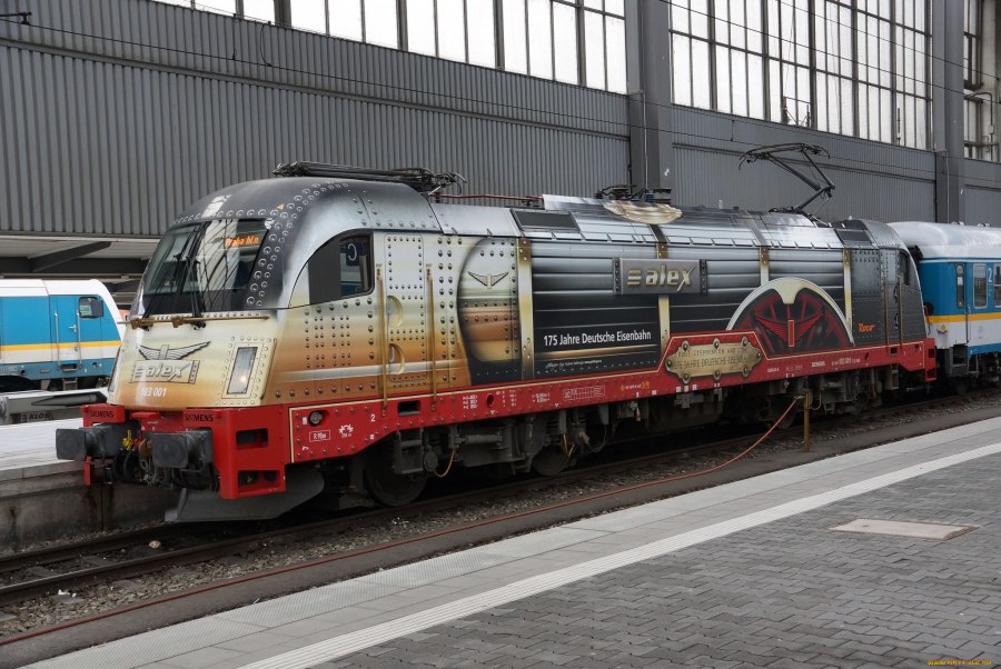 Локомотив ж/д