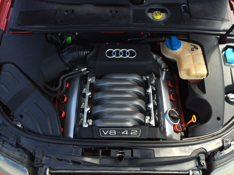 Подкапотка Audi a4 b8