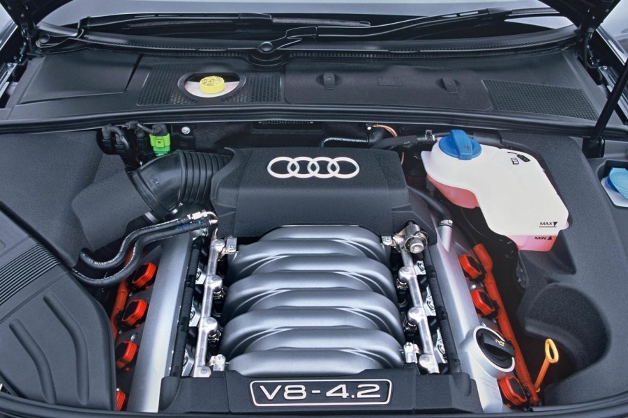 Audi s6 c4 v8