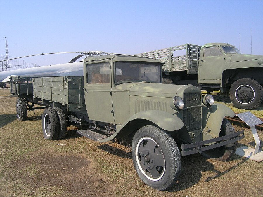 Автомобиль ЗИС полуторка