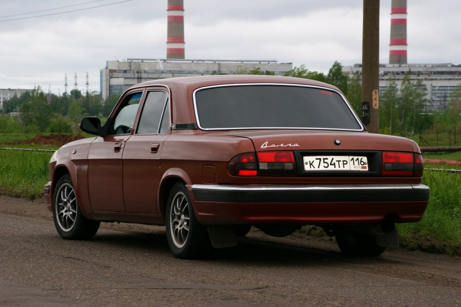 ГАЗ 31105 красная