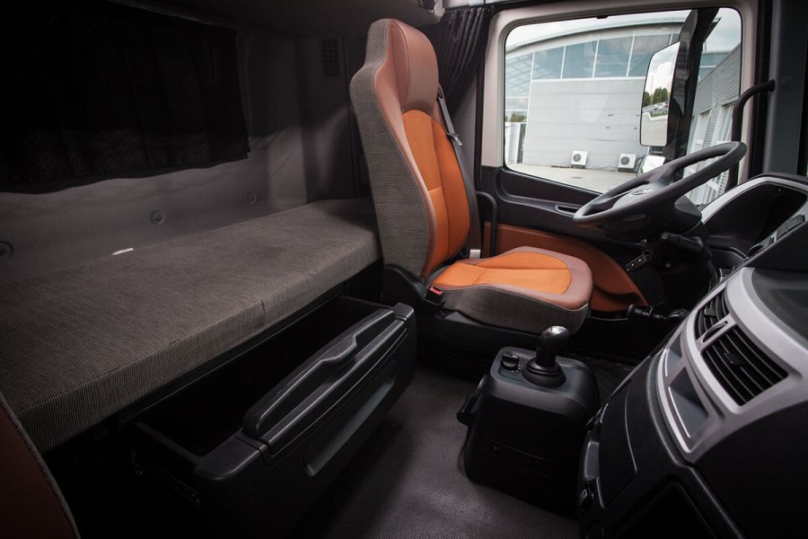 Foton Auman тягач 2022 салон