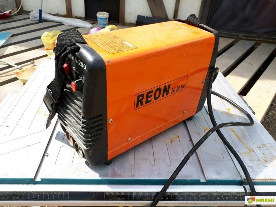 Background Inverter
