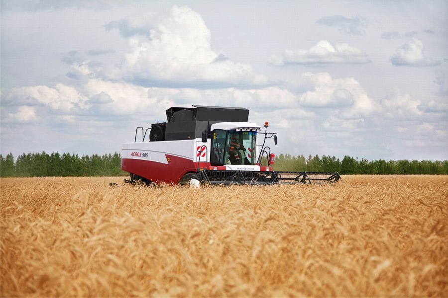 Комбайн Акрос 585