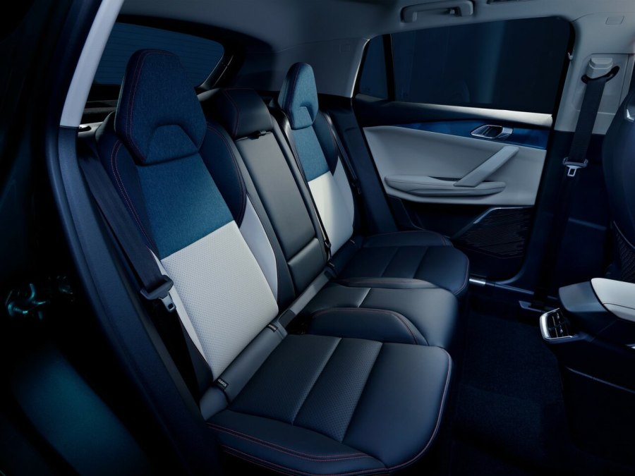 Lynk & co 06