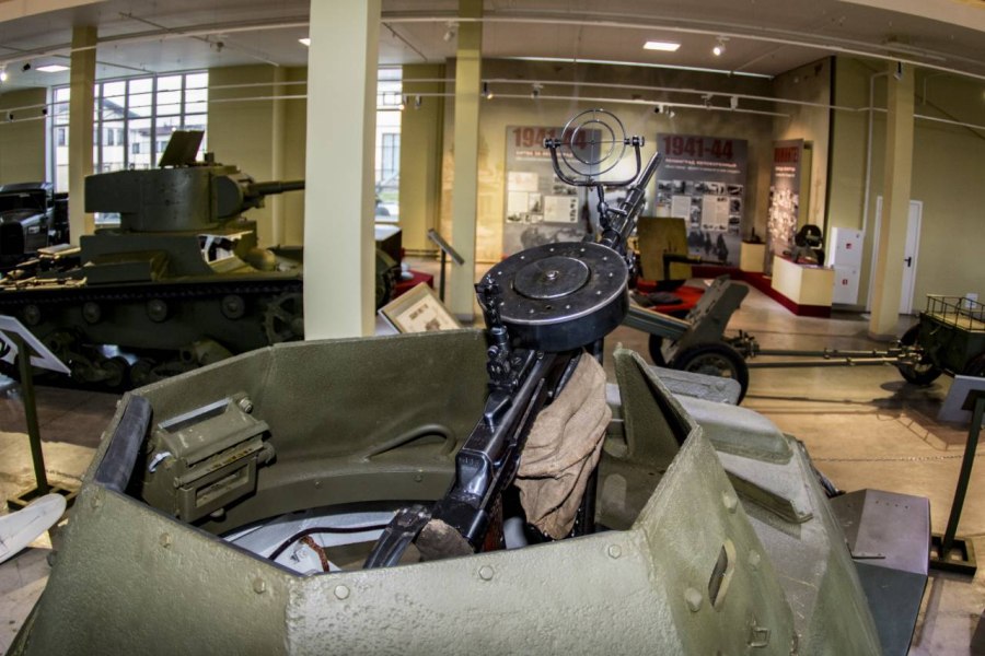 Броневики ба 64 внутри