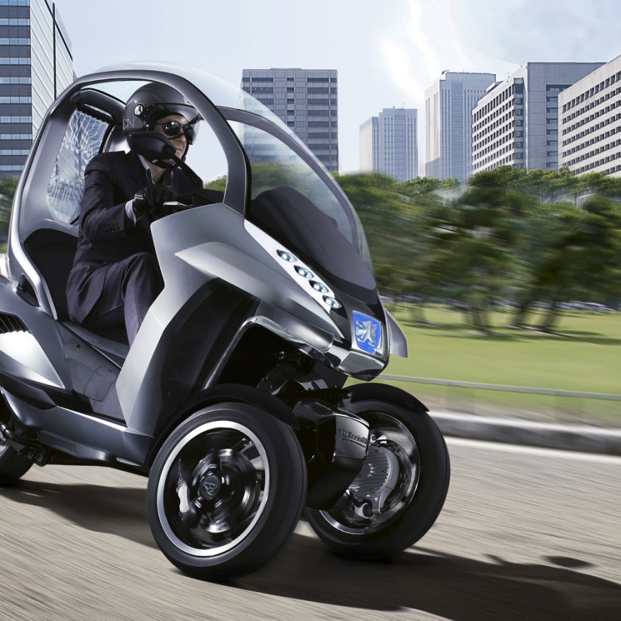 Трёхколёсный максискутер Piaggio 400