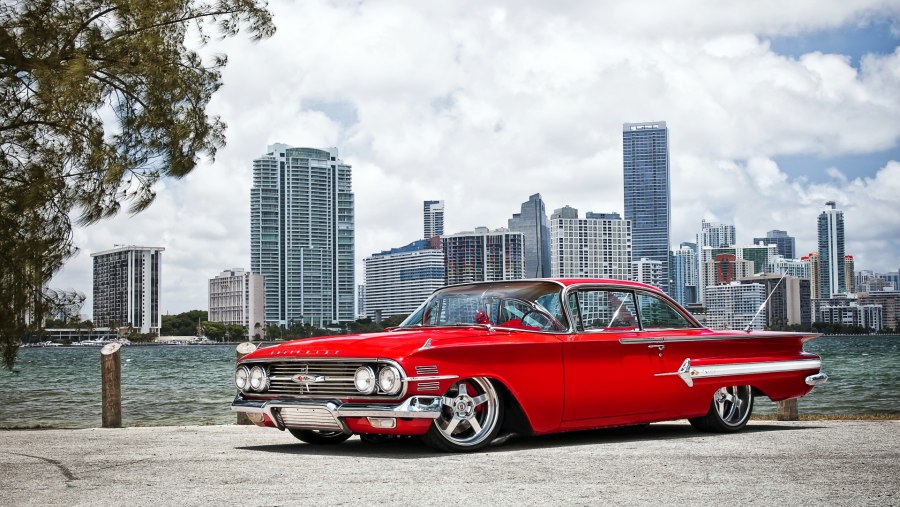 Chevrolet Impala 1967 красная