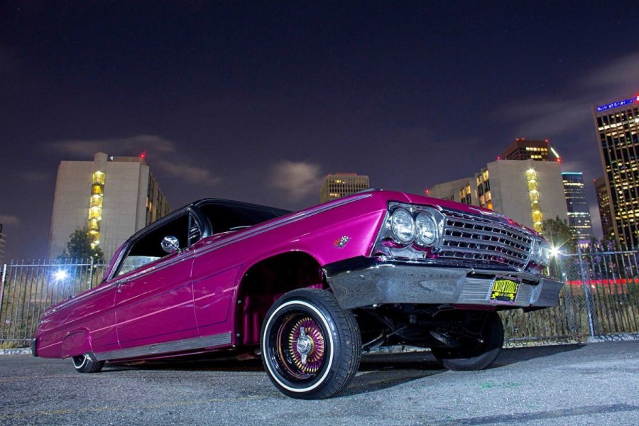 Chevrolet Impala лоурайдер