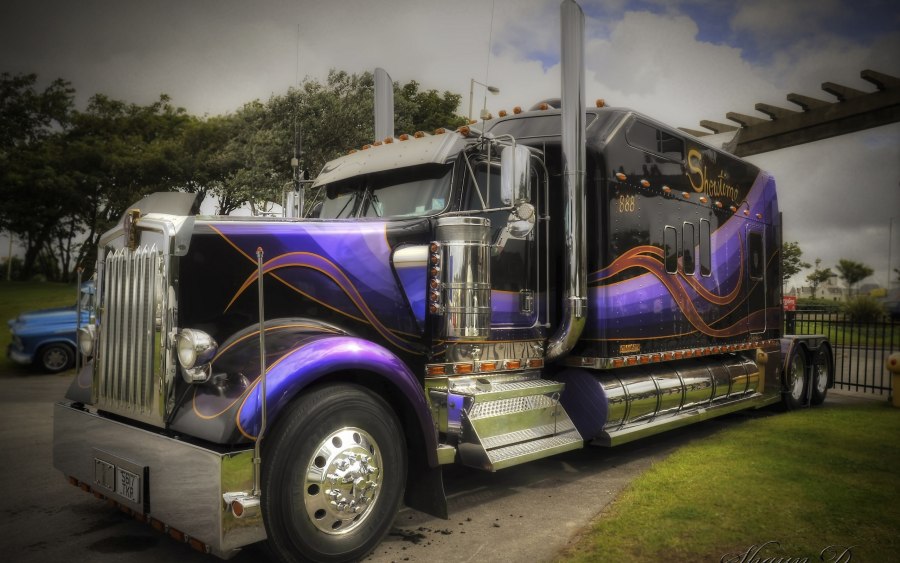Дальнобойщик Kenworth