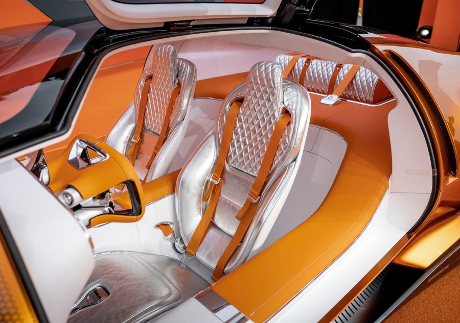 Mercedes-Benz спорткар 2023